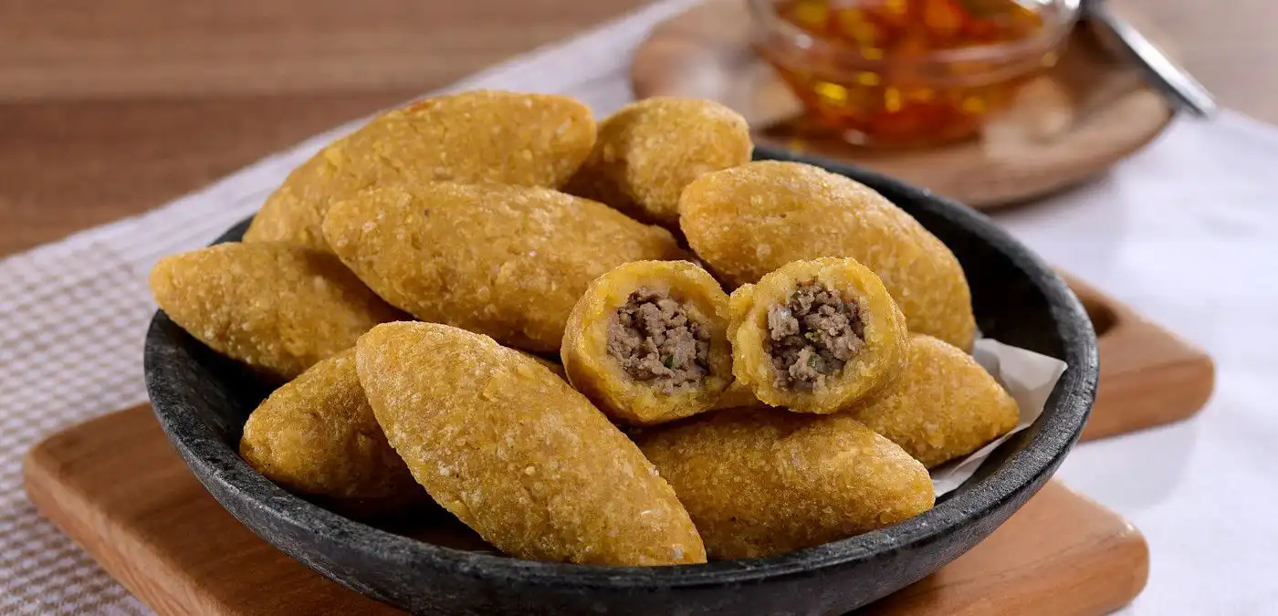 Arraiá dos Vicentinos revela receita do tradicional bolinho caipira
