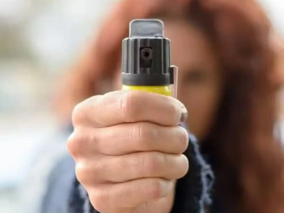 Mulheres a partir de 16 anos poderão comprar spray de pimenta, decide Câmara