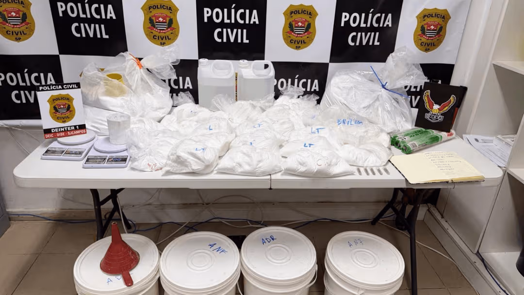 Polícia desmonta laboratório de drogas com valor de R$ 500 mil na zona leste de SJCampos