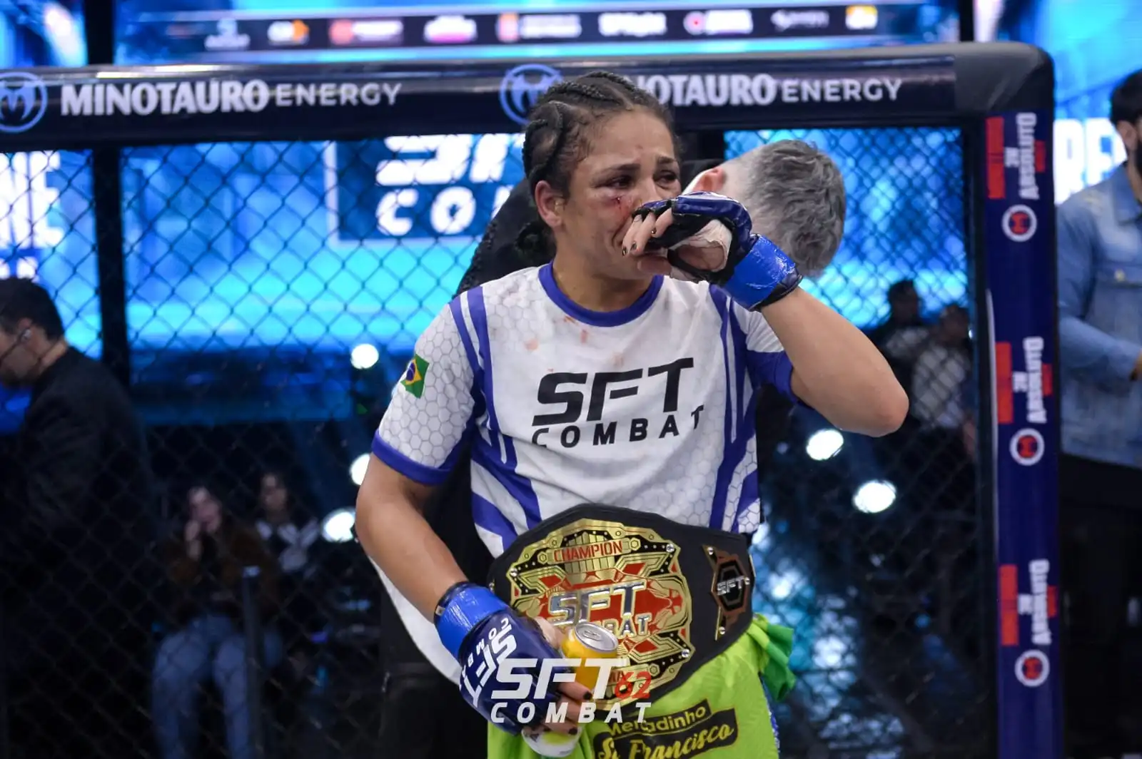 Joseense que venceu a obesidade conquista cinturão de MMA após sequência invicta de vitórias