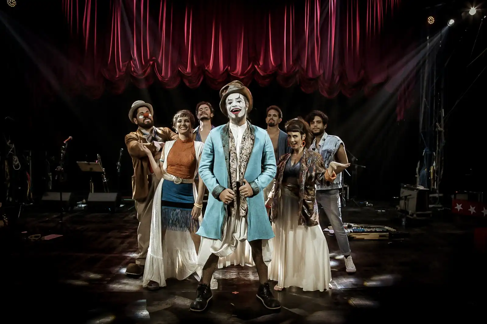 Teatro Mágico fará espetáculo gratuito no Sesi de São José no dia 29 de outubro