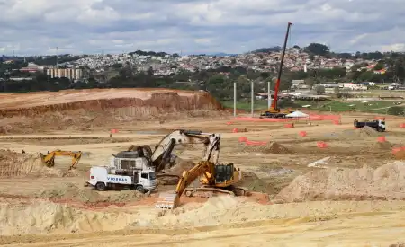 Mercado Livre instala primeiro pilar do novo Centro de Distribuição em Jacareí