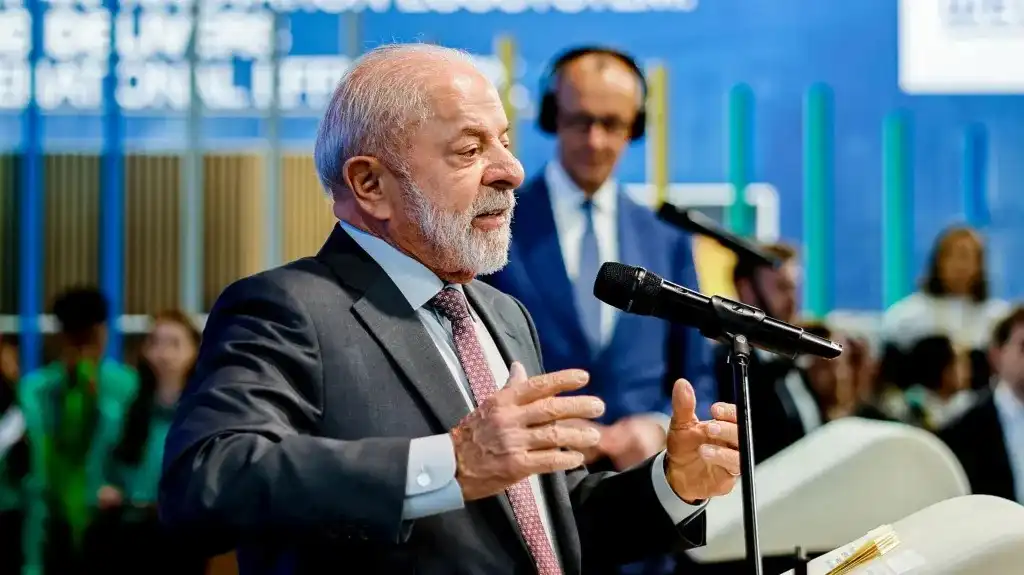 Lula usa Embraer como modelo e reforça avanço de empresas brasileiras na Europa