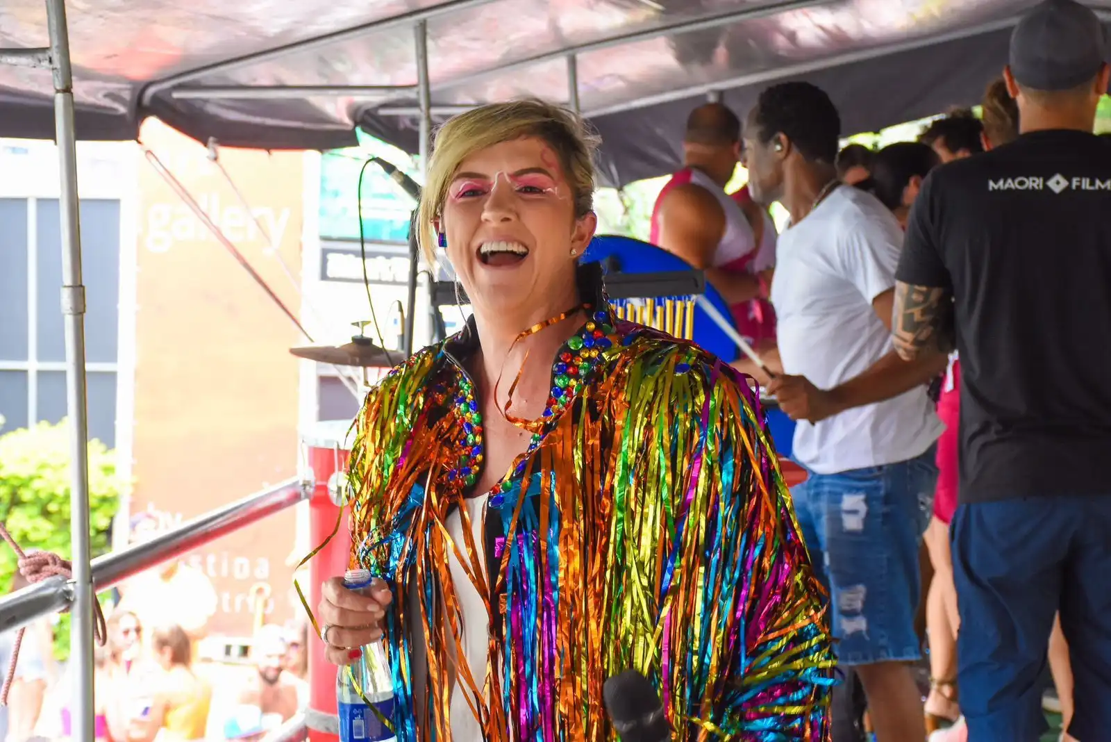 Pré-save da música "Mistura e Vem" dá pistas do que Priscilla Couto prepara para o Carnaval 2024
