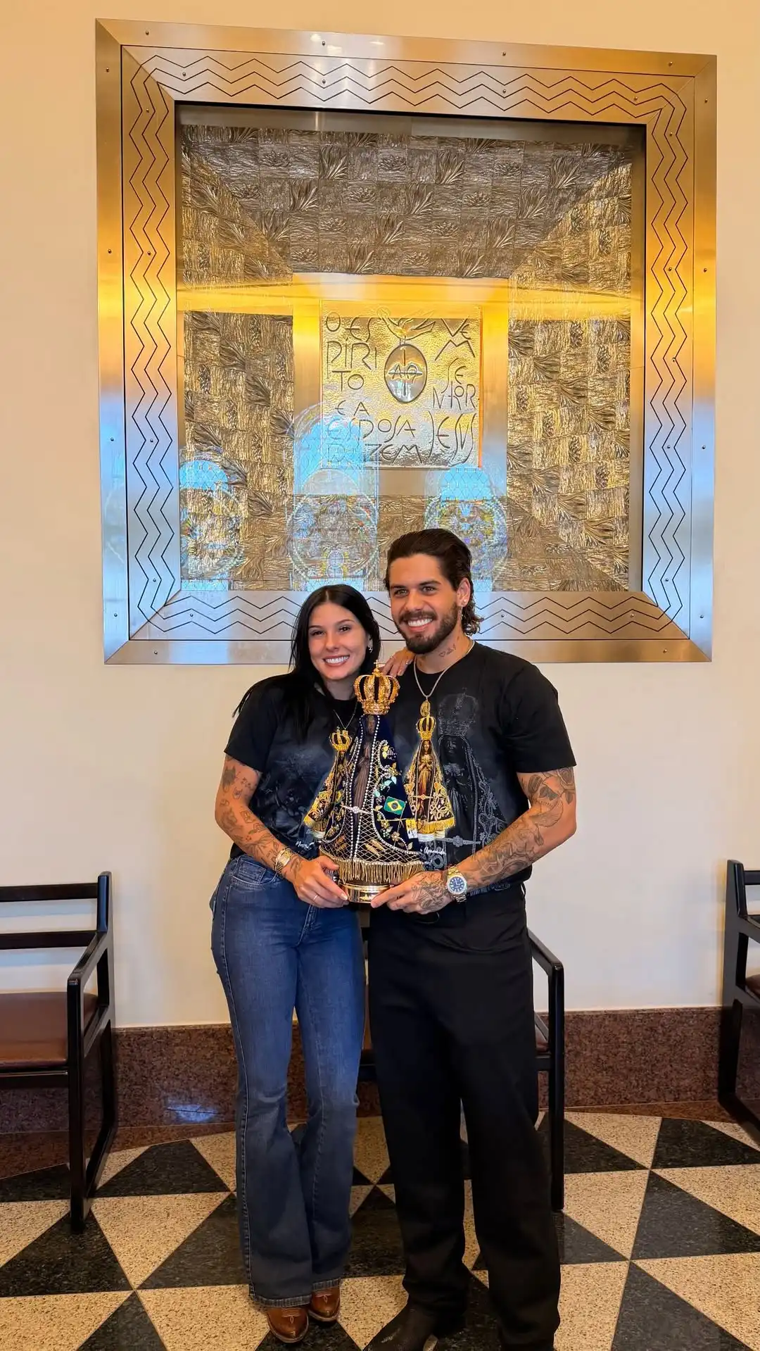 Ana Castela e Zé Felipe visitam Santuário Nacional de Aparecida nesta segunda (22)