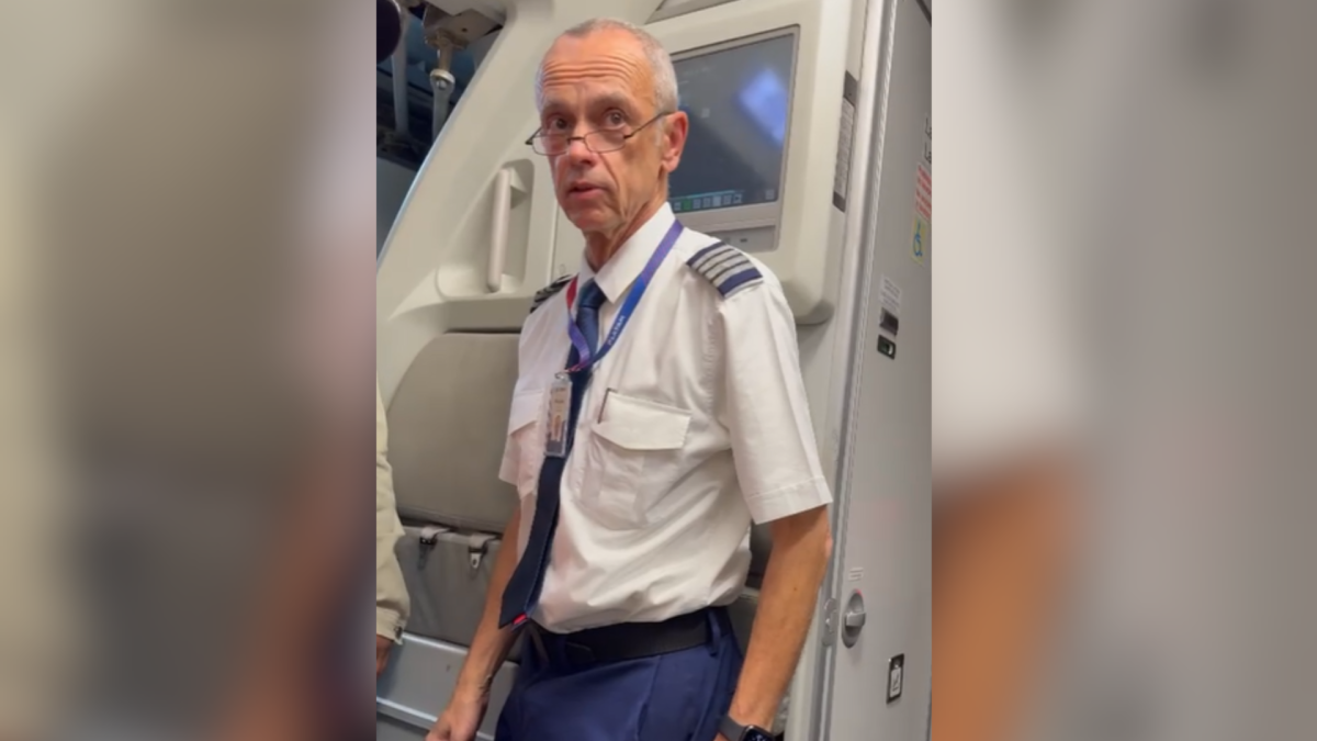 Mãe é presa por enviar vídeos da própria filha a piloto acusado de exploração sexual infantil  a piloto acusado de exploração sexual infantil 