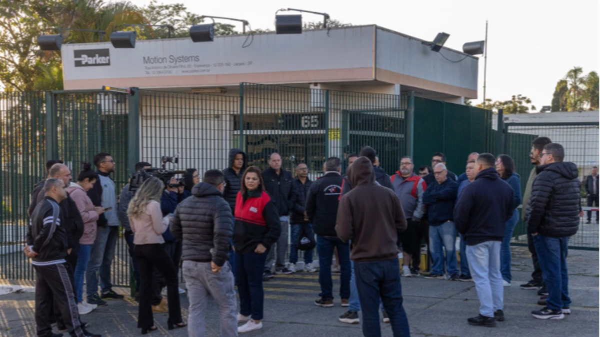 Trabalhadores aprovam greve para tentar impedir fechamento da Parker em Jacareí