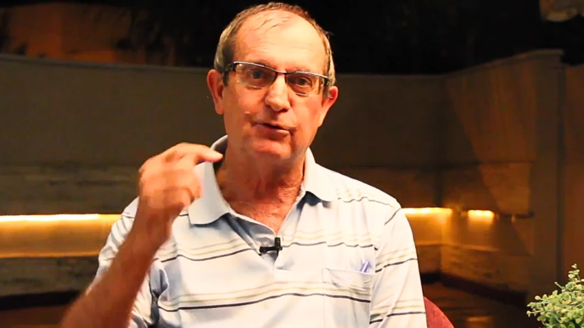 Ex-prefeito Roberto Peixoto é preso em casa nesta quarta-feira (15)