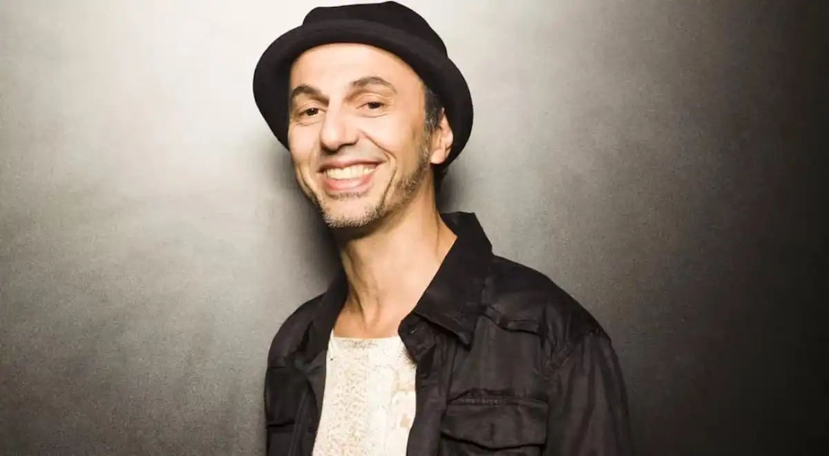 Zeca Baleiro faz show gratuita na Flim 2024, em São José dos Campos
