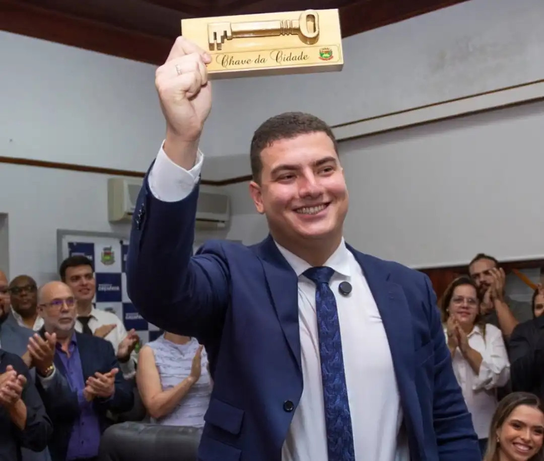 Nomeação de esposas de vereadores em Caçapava descumpre lei que o próprio prefeito criou quando era vereador