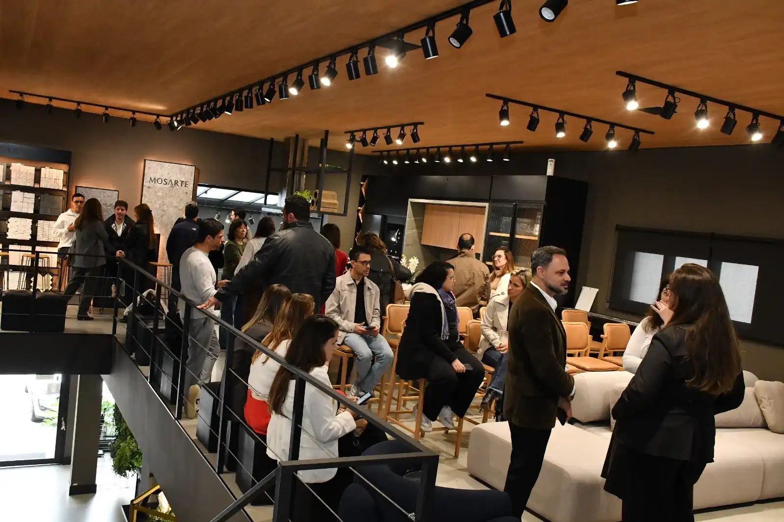 Arquitetos participam de encontro sobre bem-estar, design e qualidade de vida promovido pela Ekológika Black