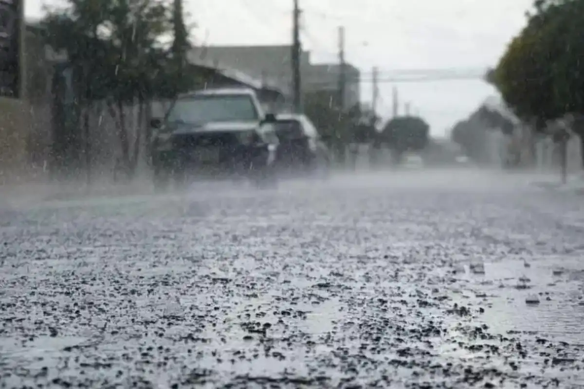 Defesa Civil alerta para chuva e ventos fortes neste final de semana