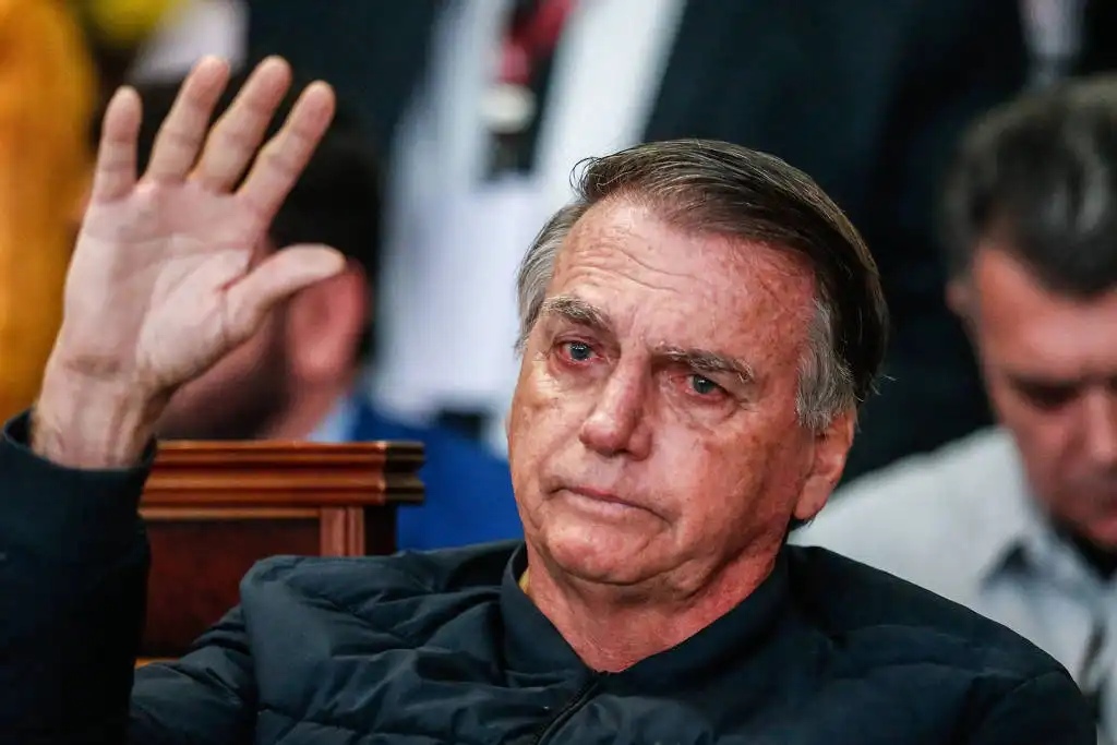 Bolsonaro começará a cumprir pena em regime fechado 