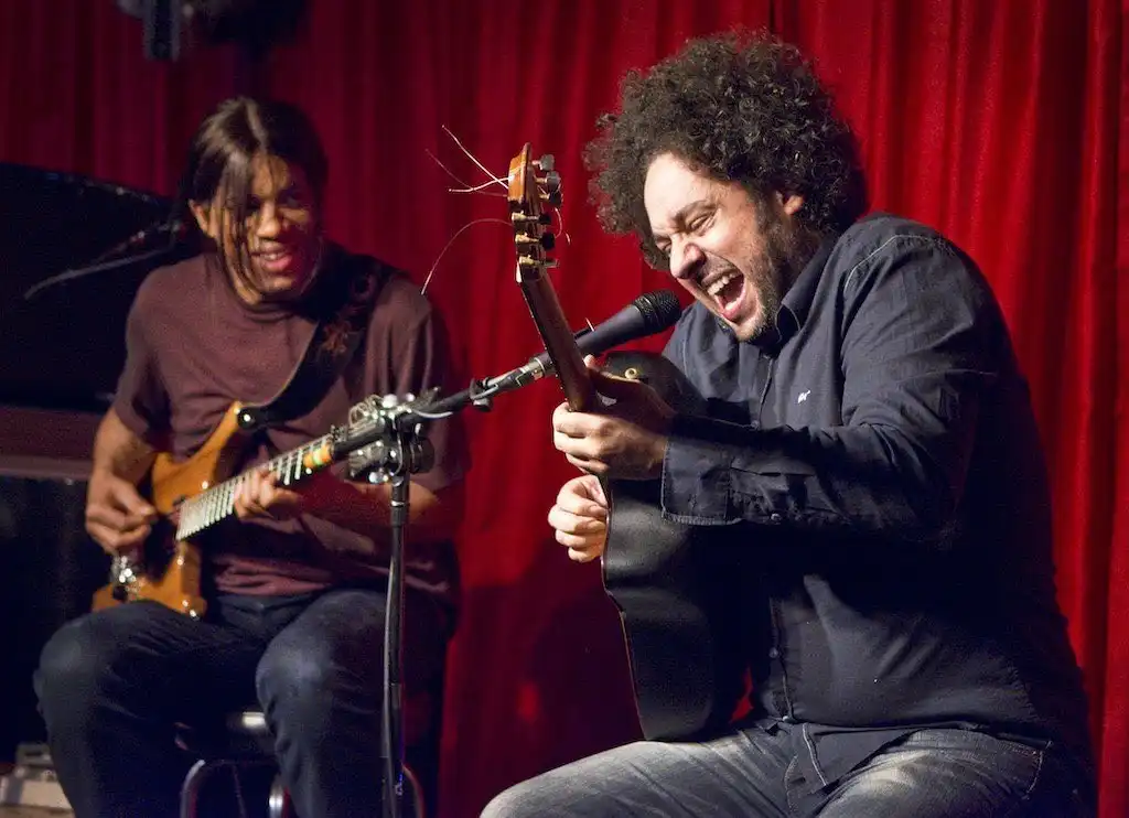 Diego Figueiredo, indicado ao Grammy, faz show gratuito no Vicentina Aranha