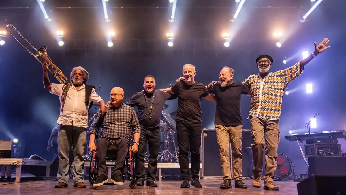 Nando Reis e Paralamas do Sucesso se apresentam neste sábado (22)