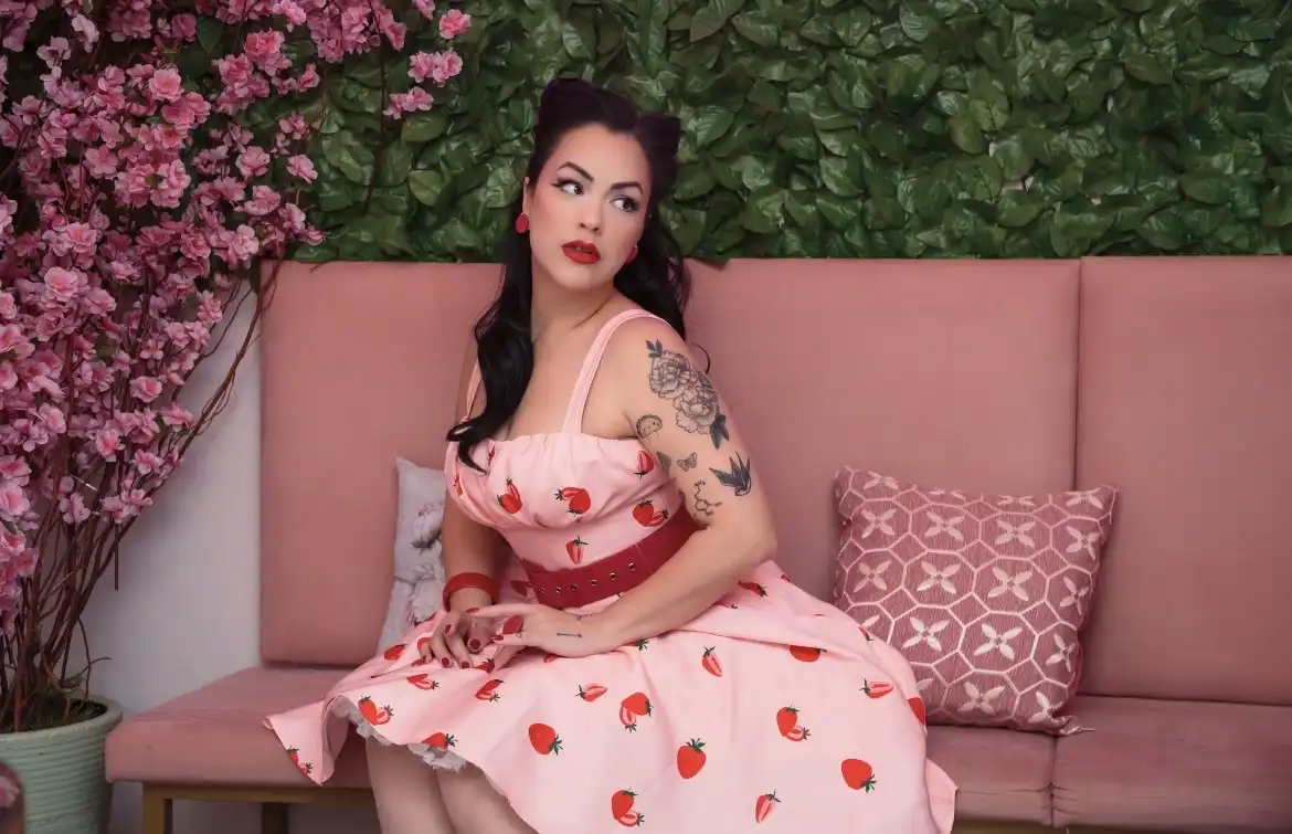 “Dia da Pin-up” leva cultura retrô e debate sobre identidade feminina em evento gratuito em SJCampos