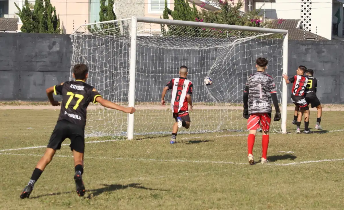 Equipes Borabola vencem finais do Campeonato Municipal de Futebol