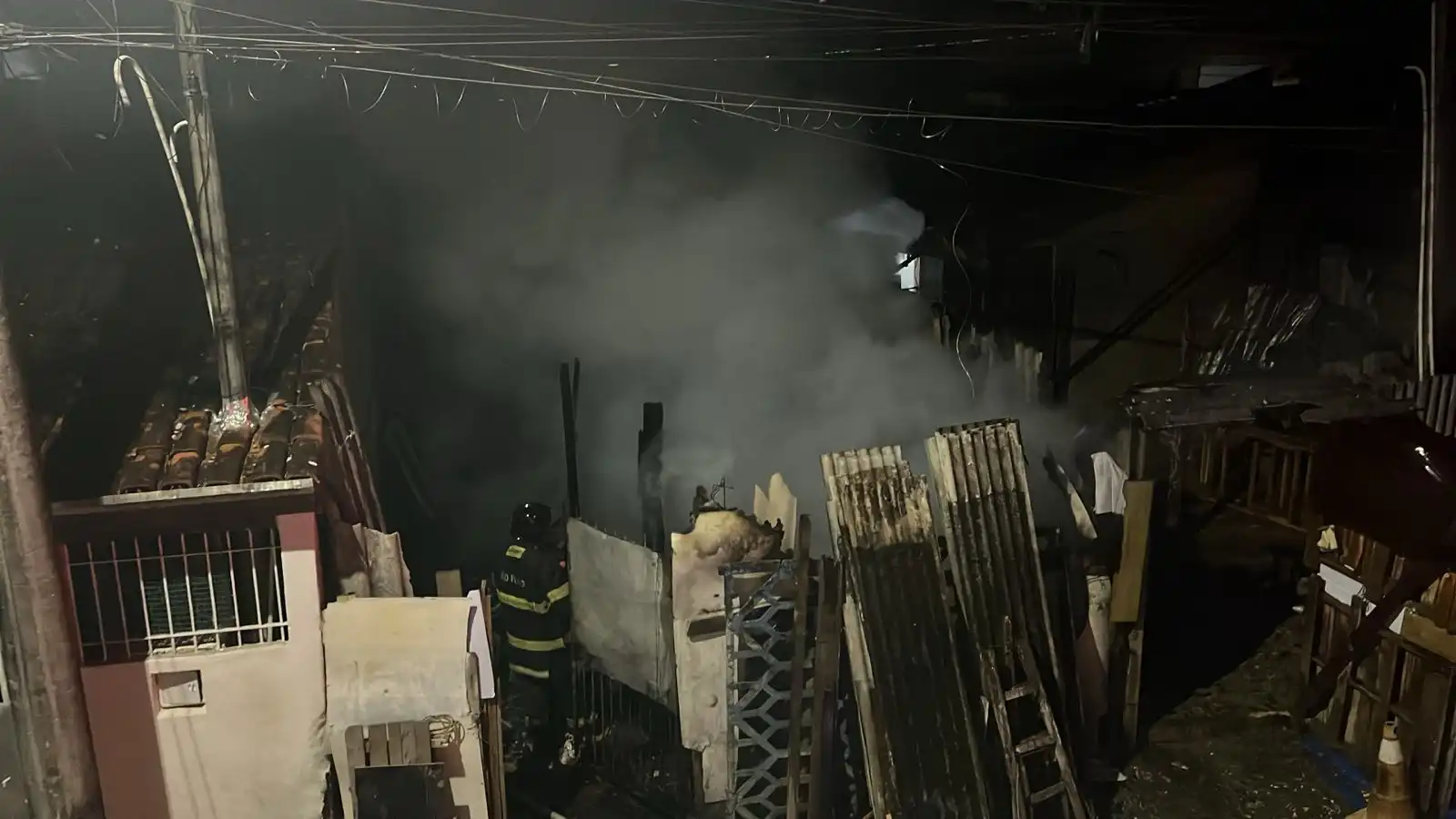 Homem é suspeito de incendiar a própria casa em Caraguatatuba