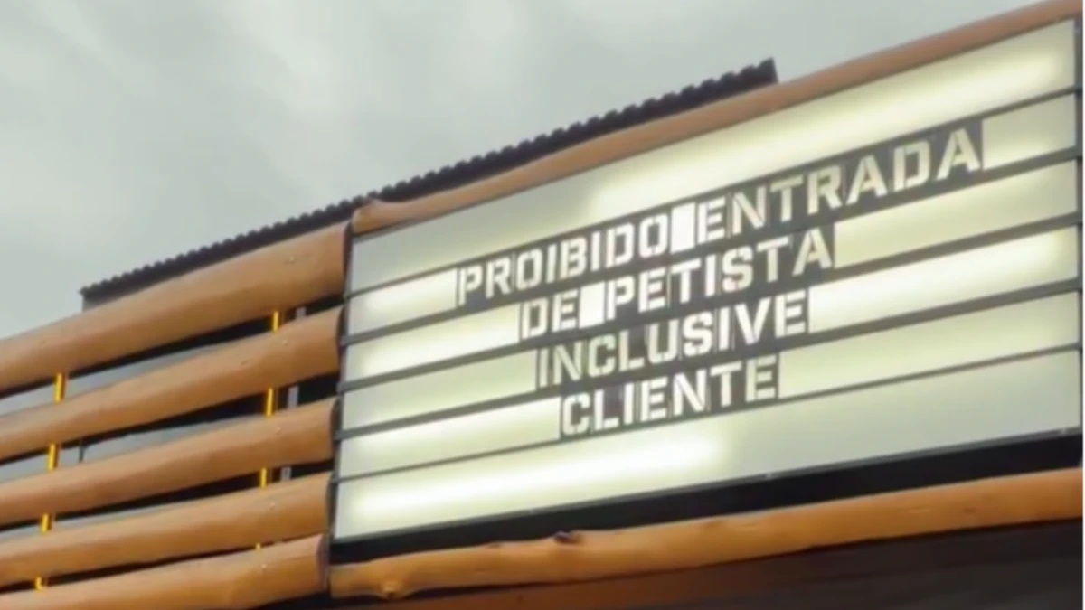 Estabelecimento de São José coloca placa contra entrada de petistas na fachada