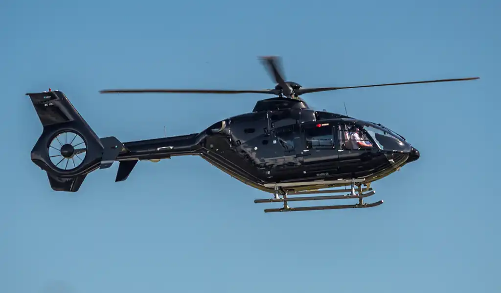 Câmara aprova PEC que isenta igrejas de impostos em compras como helicópteros e materiais de construção