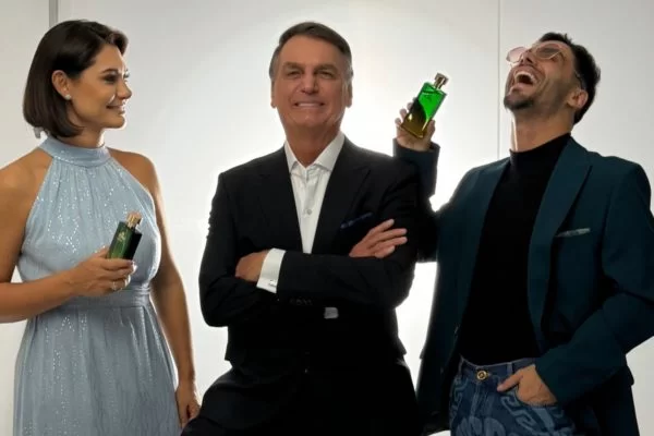 Perfume de Bolsonaro esgota em menos de 6 horas em pré-venda