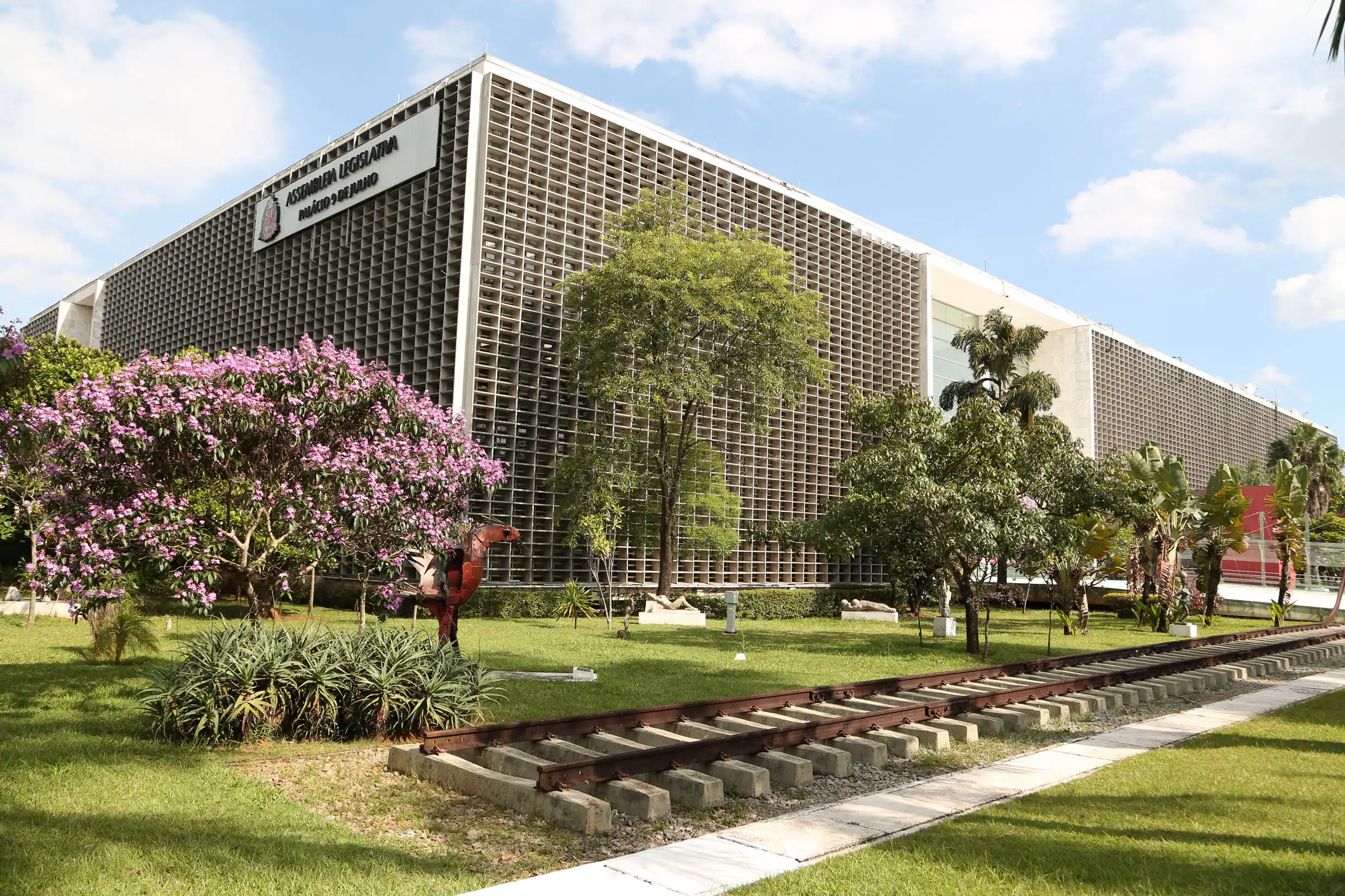 Novo salário mínimo paulista está em debate na Alesp