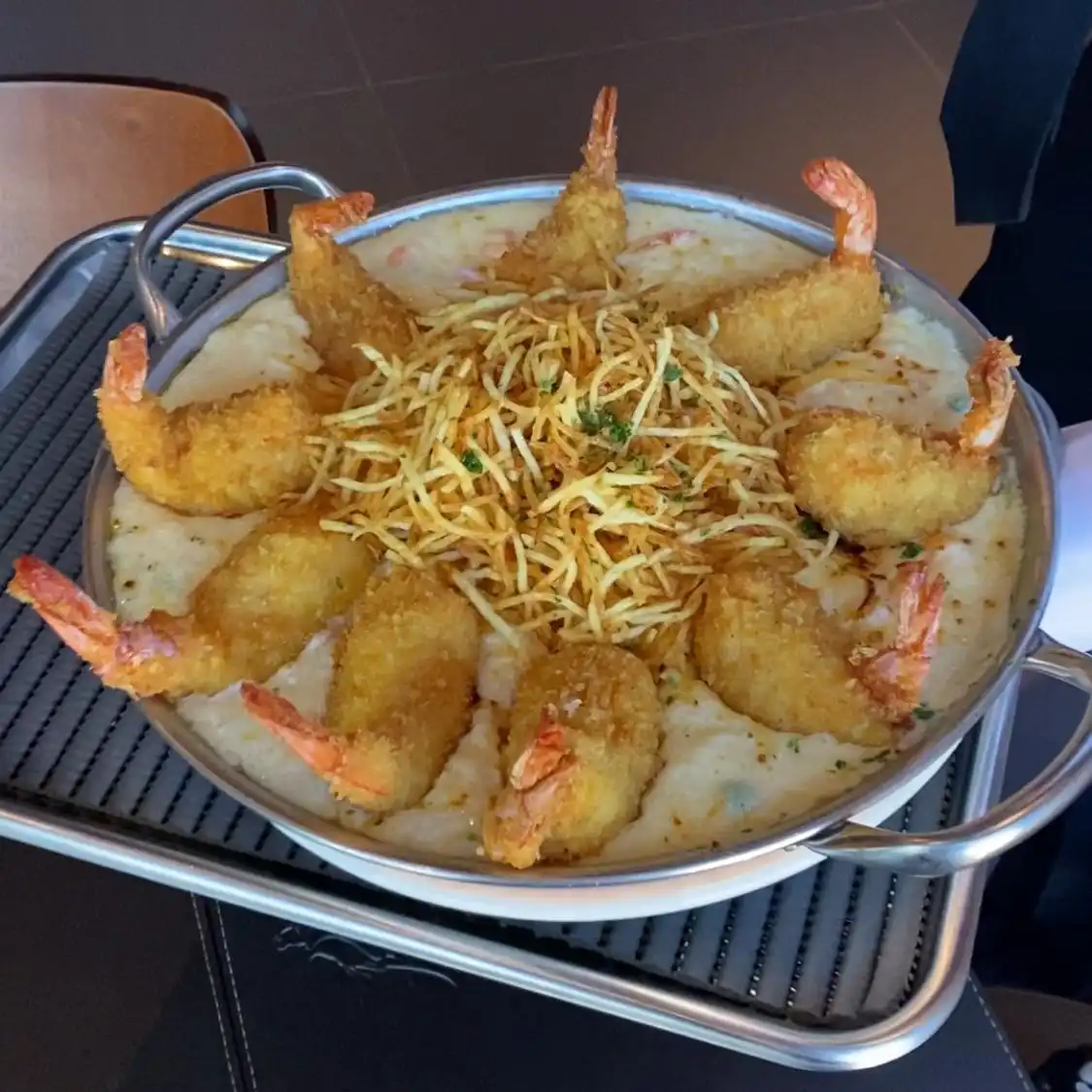 Conheça o restaurante Coco Bambu que inaugurou em São José