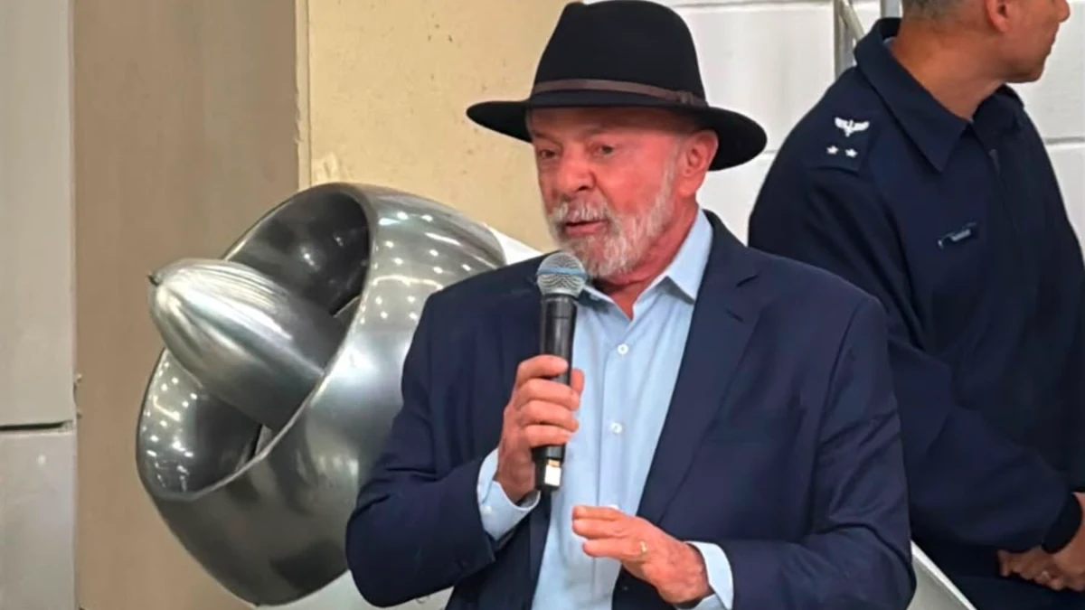 Lula visita DCTA e conhece turbina inédita movida a etanol desenvolvida em São José dos Campos