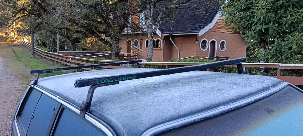 Campos do Jordão faz 2,1°C e bate recorde de frio do ano