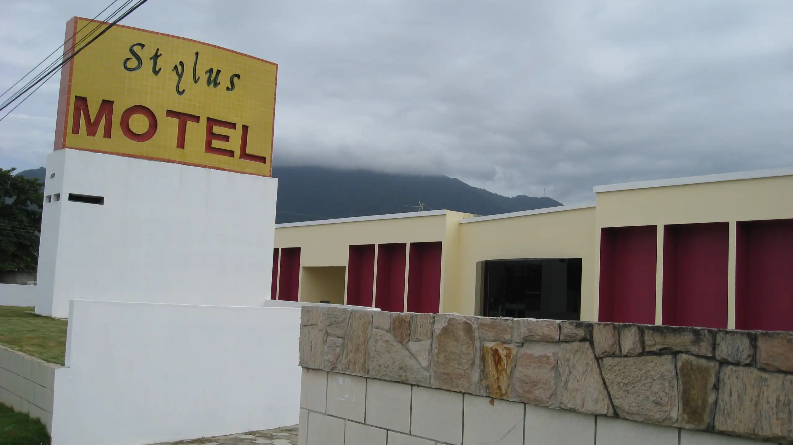Homem tem mal súbito após relação sexual e morre em motel em Caraguatatuba